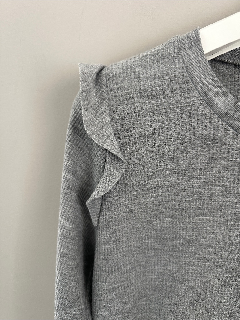 Wildfox Gray Ruffle-Shoulder Ribbed Long Sleeve Top - Picture 7 of 15